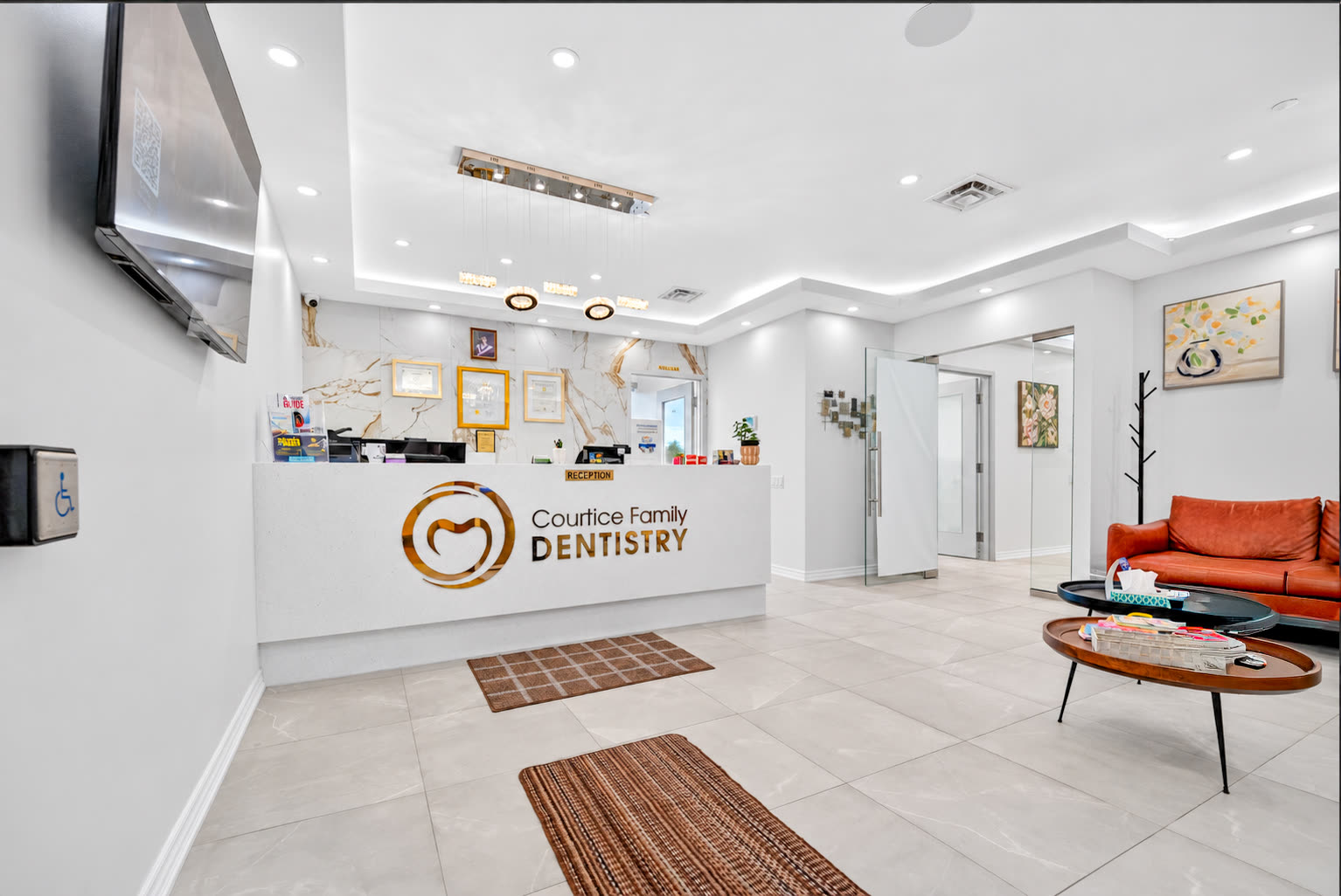 Reception desk and waiting area seen from the entrance